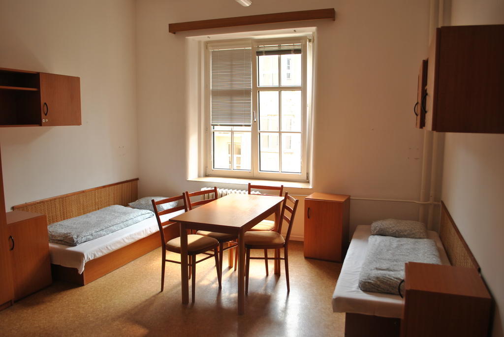 Dizzy Daisy Hostel プラハ 部屋 写真