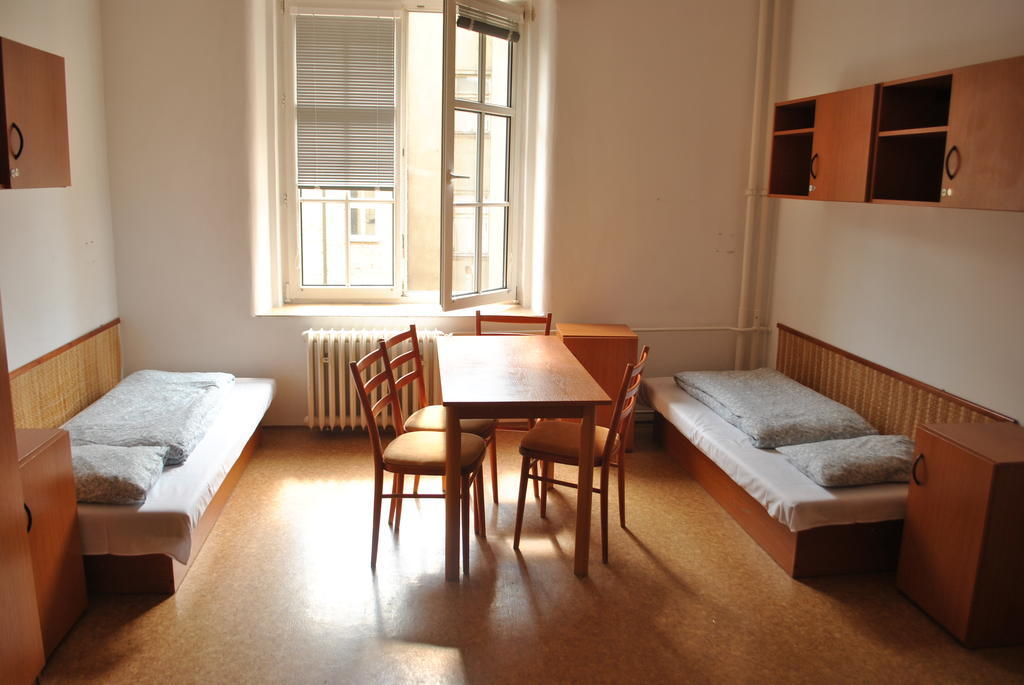 Dizzy Daisy Hostel プラハ 部屋 写真