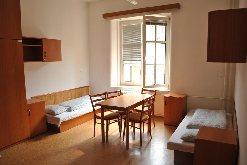 Dizzy Daisy Hostel プラハ 部屋 写真