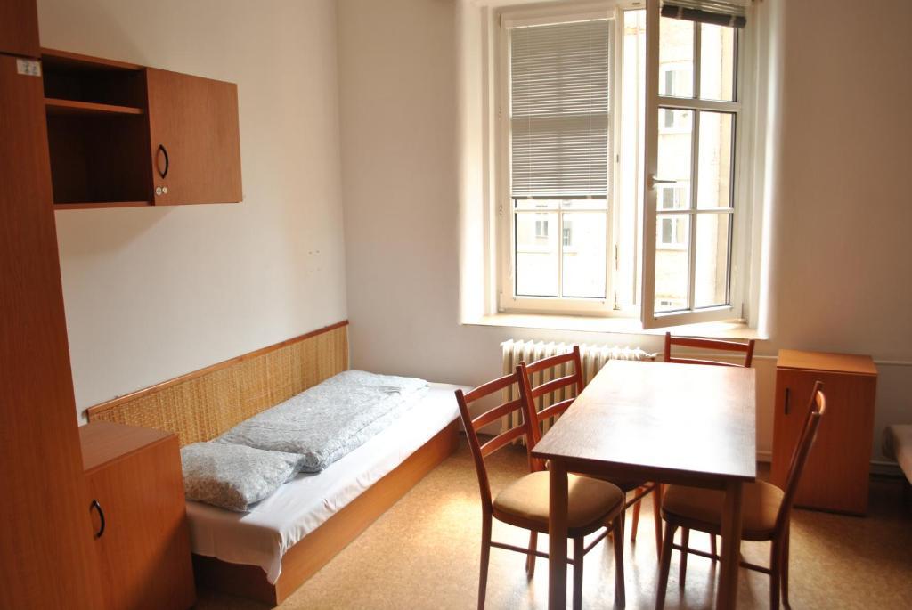Dizzy Daisy Hostel プラハ 部屋 写真